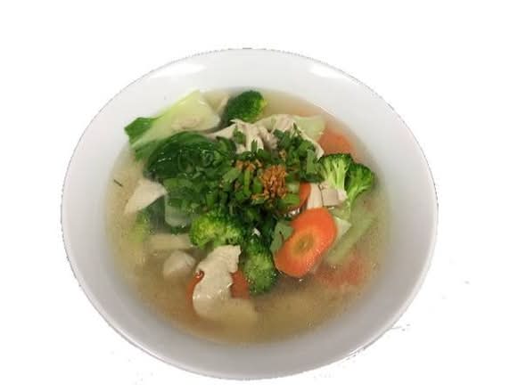 11-Soupe de nouilles et poulets / Chicken and Noddle Soup-鸡肉什菜粿/ Hủ tiếu gà